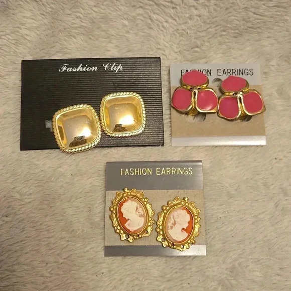 #446 Vintage clip on earrings 3 pair - Picture 1 of 1